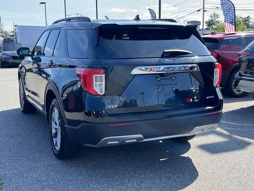 2023 Ford Explorer XLT photo 4