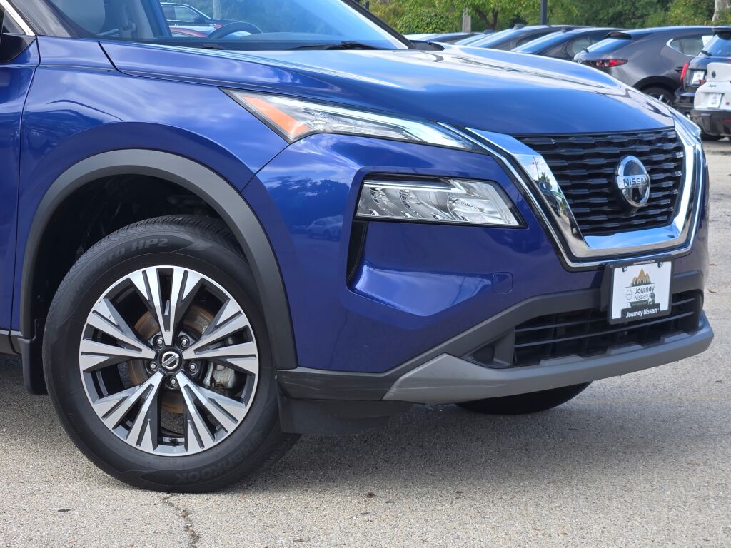 2021 Nissan Rogue SV photo 2