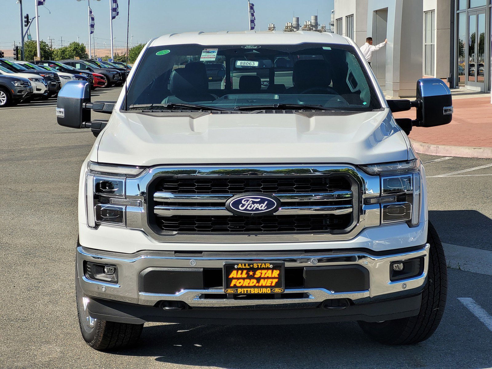 2025 Ford F-150 Lariat photo 2