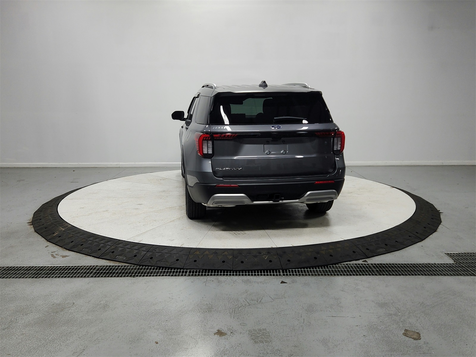 2025 Ford Explorer Platinum photo 4