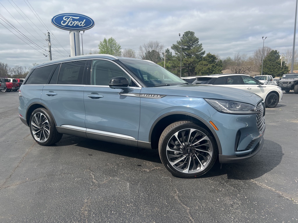 2025 Lincoln Aviator Reserve photo 5