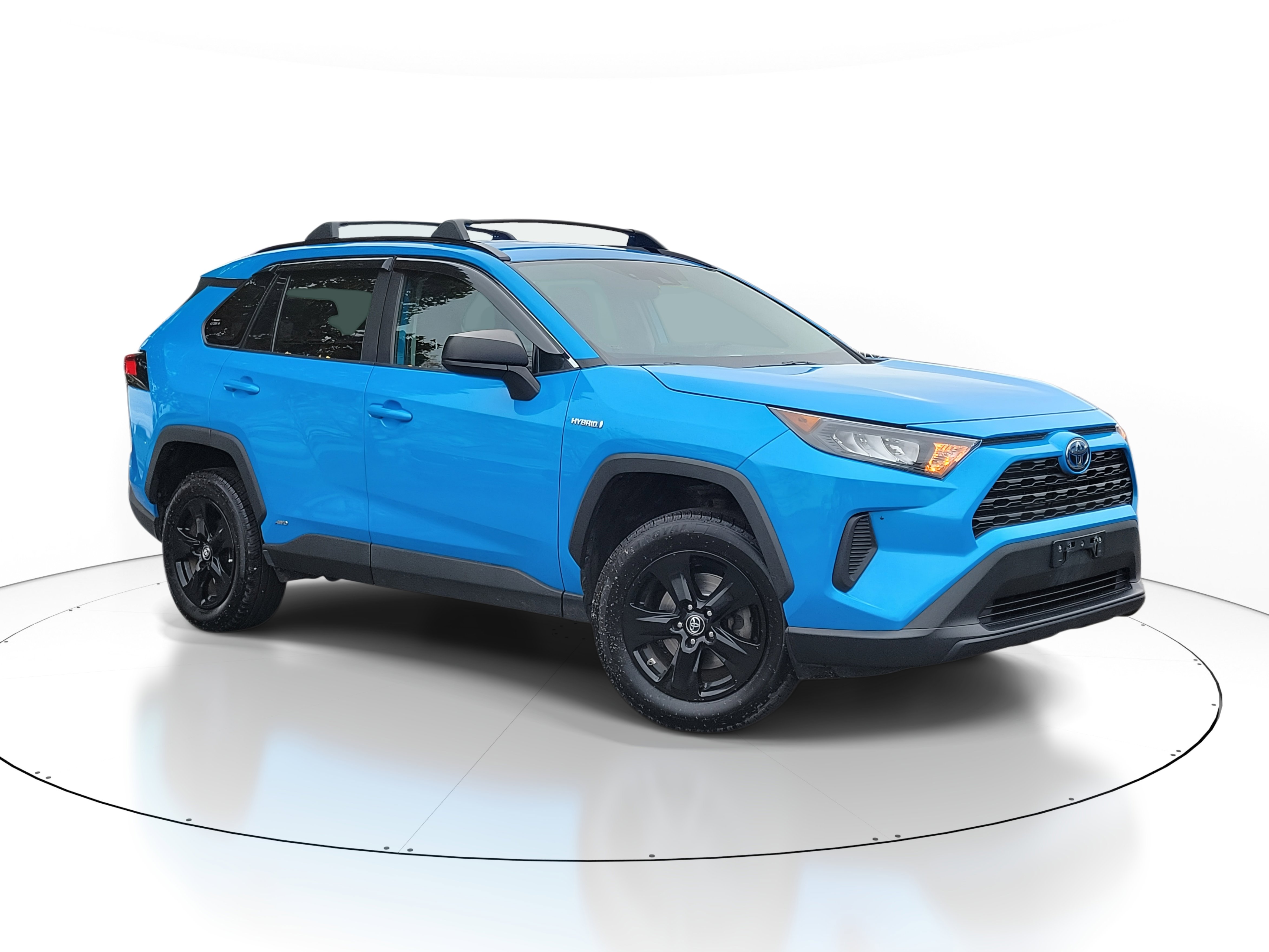 2020 Toyota RAV4 LE's photo