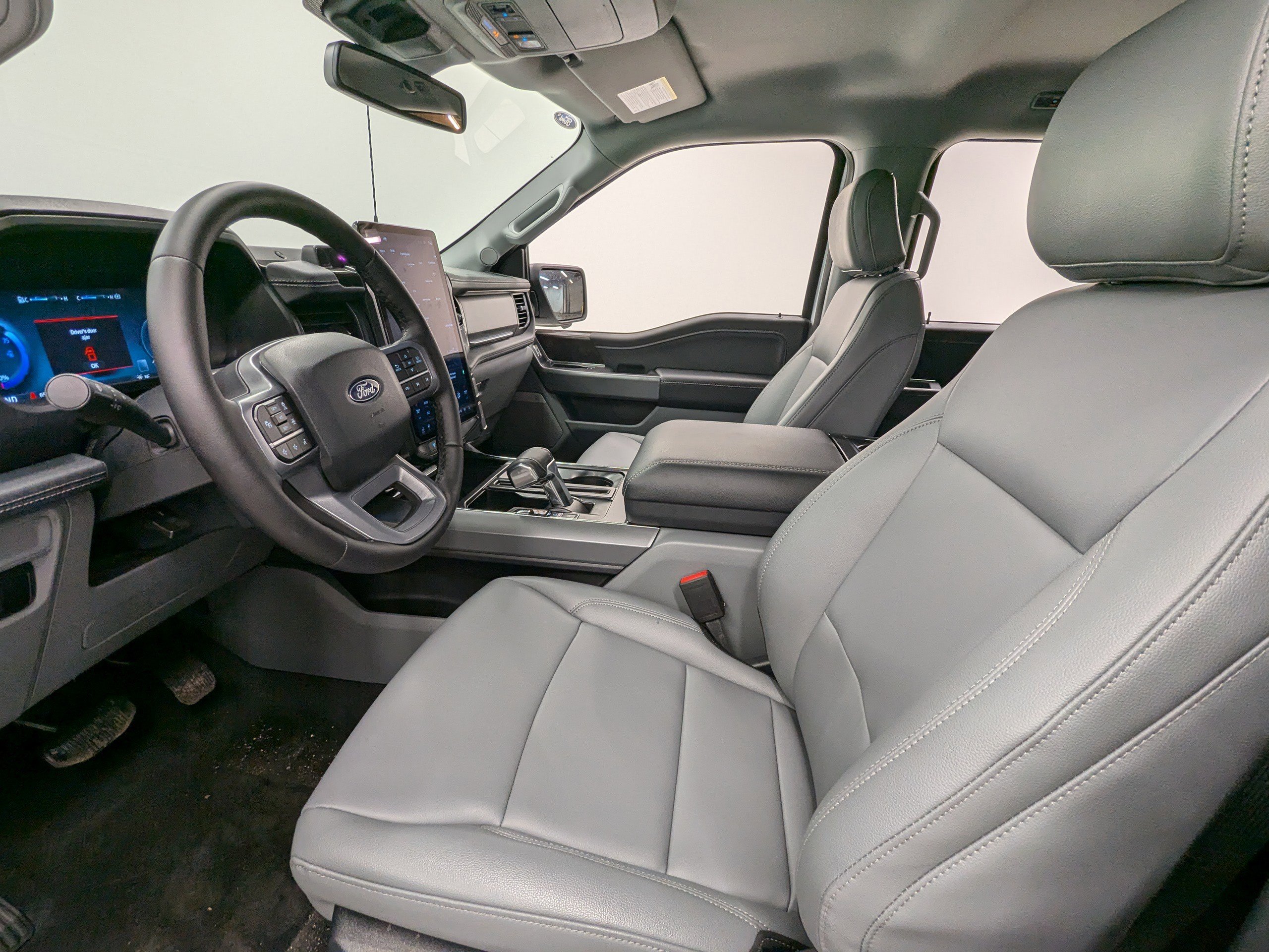 2025 Ford F-150 Lightning photo 12