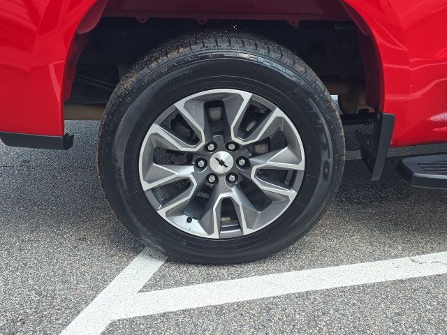 2021 Chevrolet Silverado 1500 RST photo 12