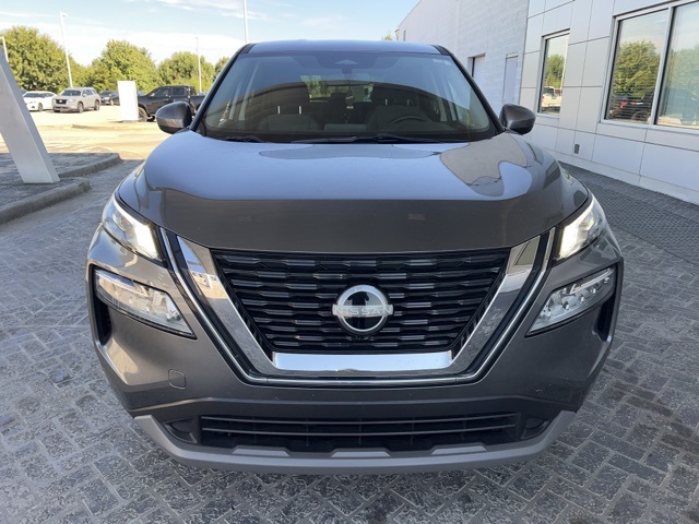 2023 Nissan Rogue SV photo 2