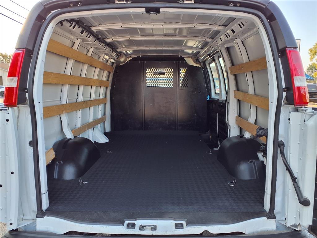2022 Gmc Savana Cargo 2500 photo 11