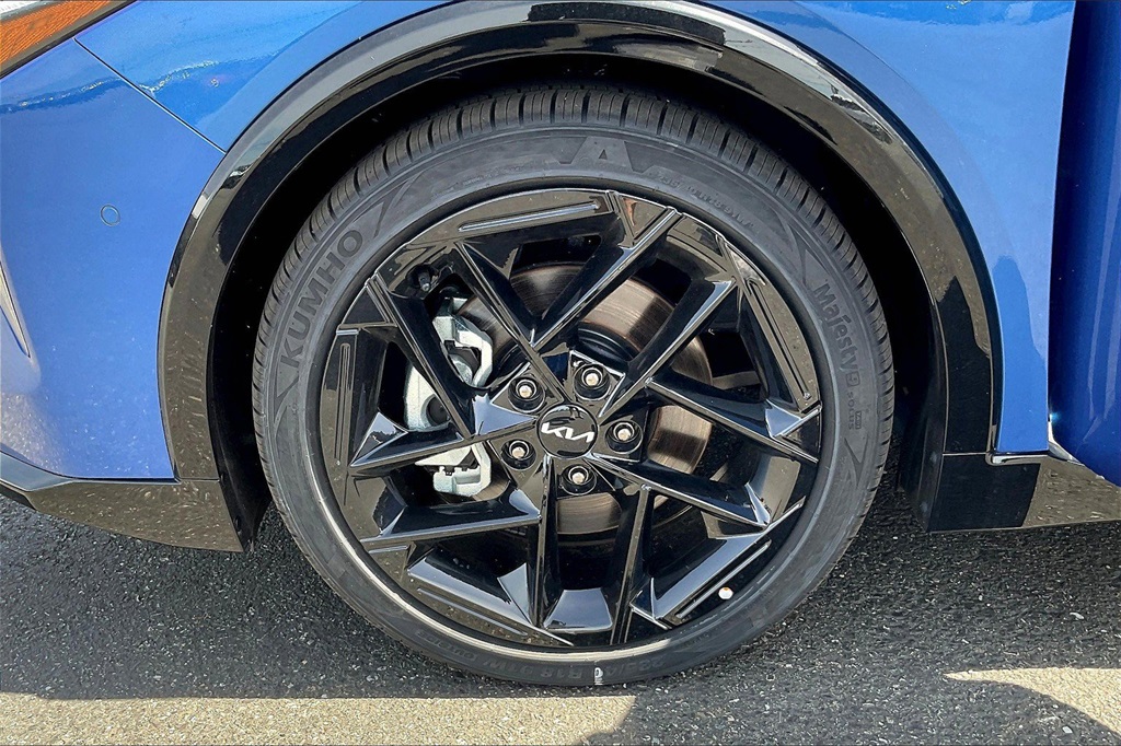 2025 Kia K4 GT-Line Turbo photo 11