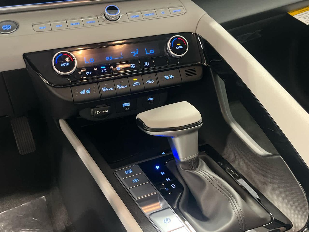 2025 Hyundai Elantra Hybrid Limited photo 36