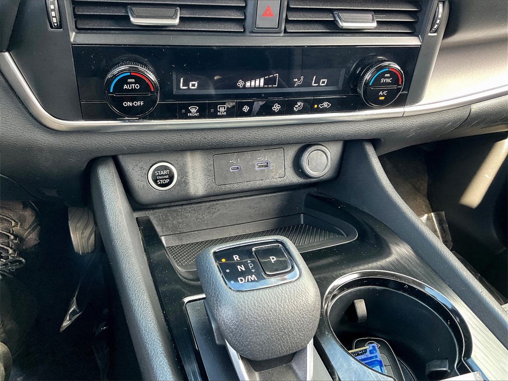 2023 Nissan Rogue SV photo 24