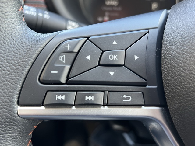 2023 Nissan Kicks SR photo 15