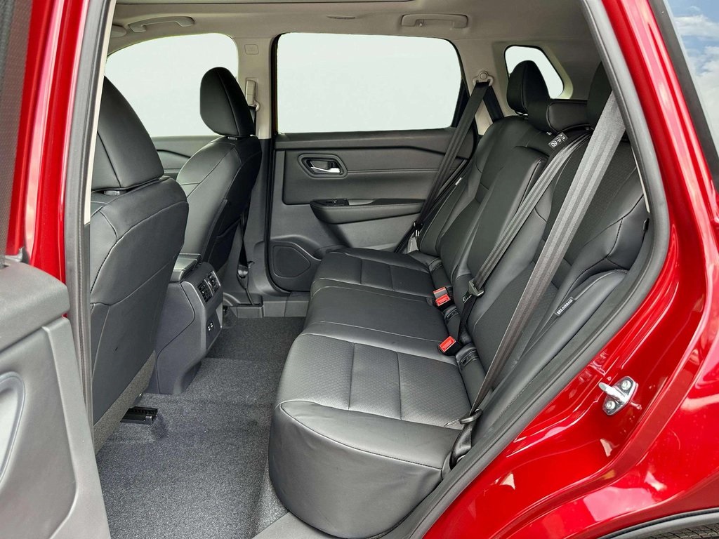 2026 Nissan Rogue SV photo 14
