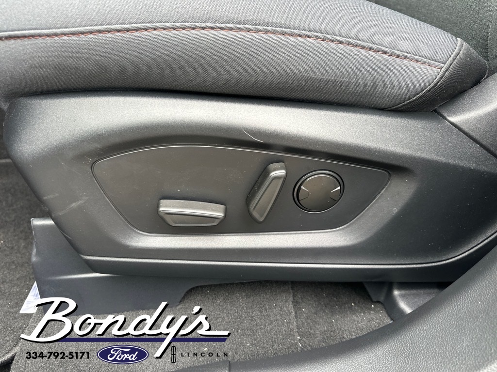 2025 Ford Explorer photo 8