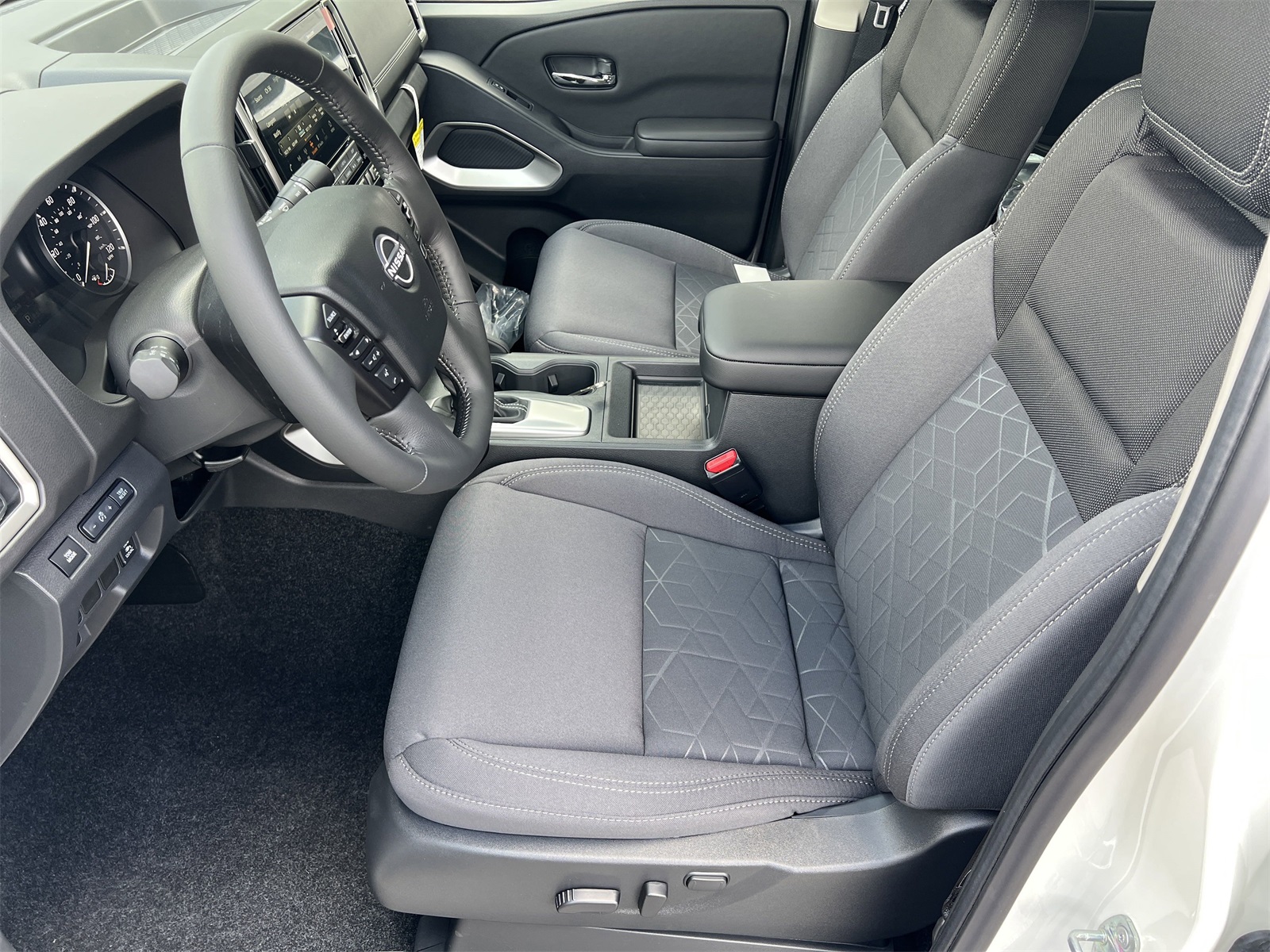 2025 Nissan Frontier SV photo 20