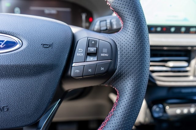 2025 Ford Escape Hybrid ST-Line Select photo 12