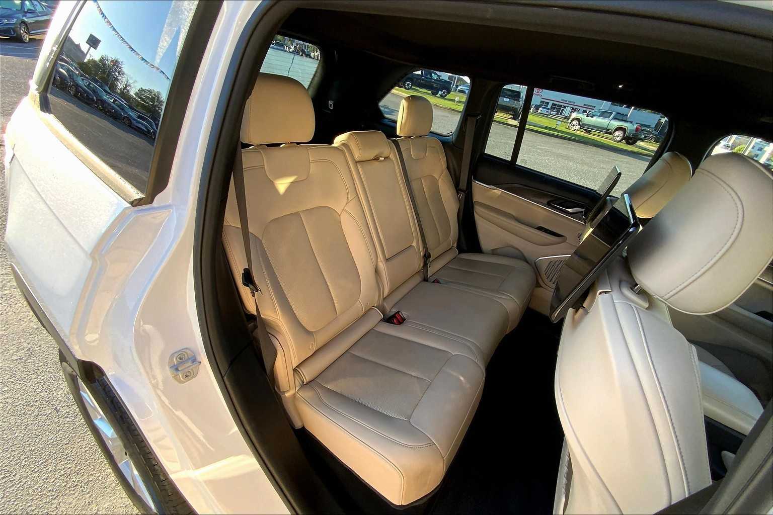 2023 Jeep Grand Cherokee Limited photo 17