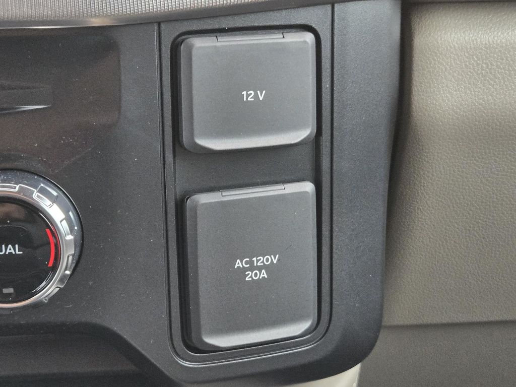 2025 Ford F-250 Platinum photo 18