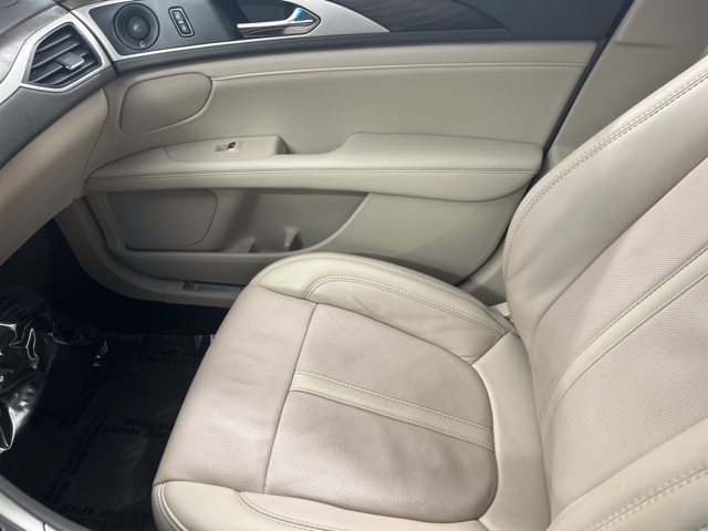 2019 Lincoln MKZ Reserve photo 18