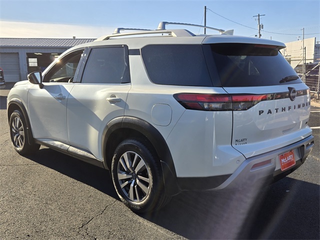 2023 Nissan Pathfinder SL photo 4