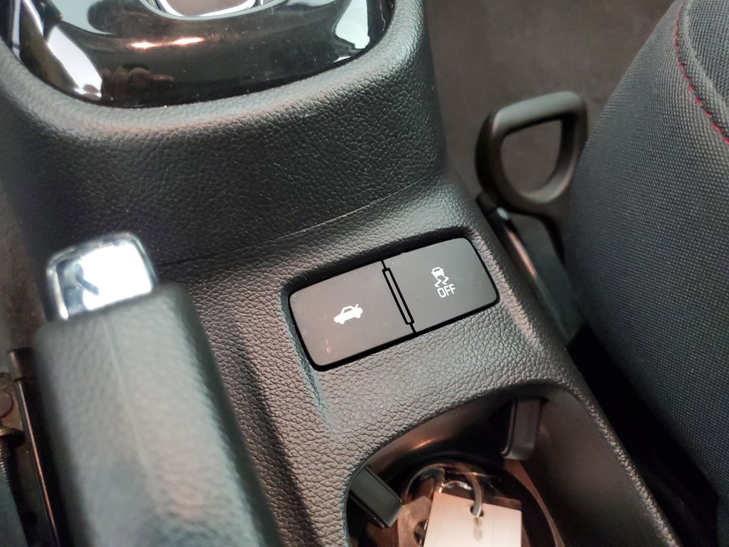 2018 Chevrolet Sonic LT photo 17