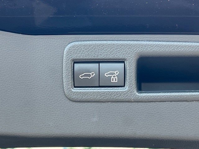 2021 Toyota Venza LE photo 36
