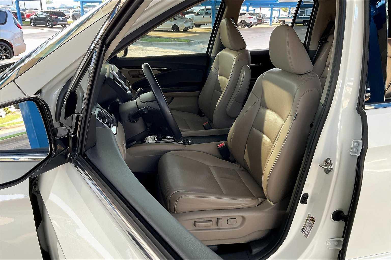 2019 Honda Ridgeline RTL-E photo 7