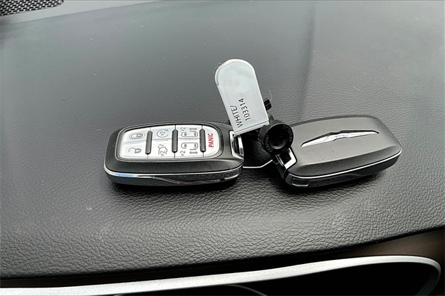 2022 Chrysler Voyager LX photo 10
