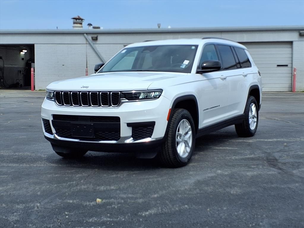 Used 2023 Jeep Grand Cherokee L Laredo with VIN 1C4RJKAG1P8828971 for sale in Kansas City