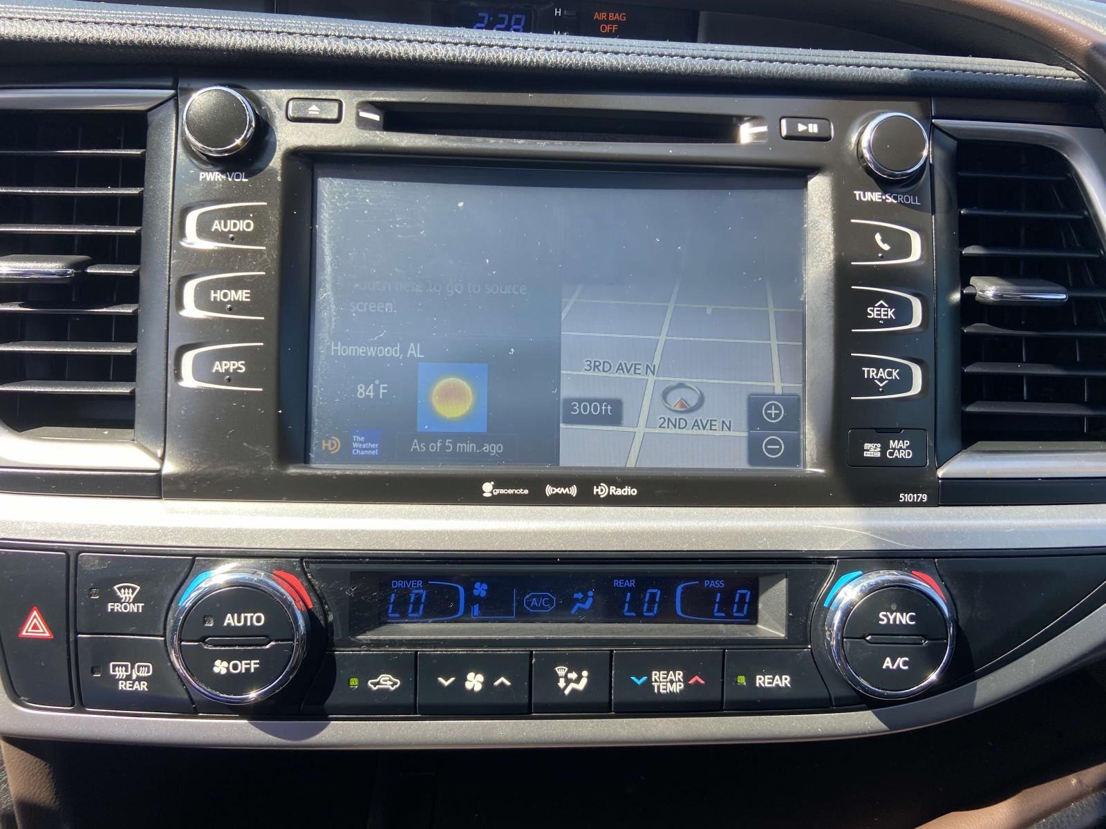 2017 Toyota Highlander XLE photo 14