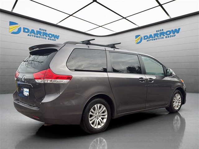 2014 Toyota Sienna XLE photo 4
