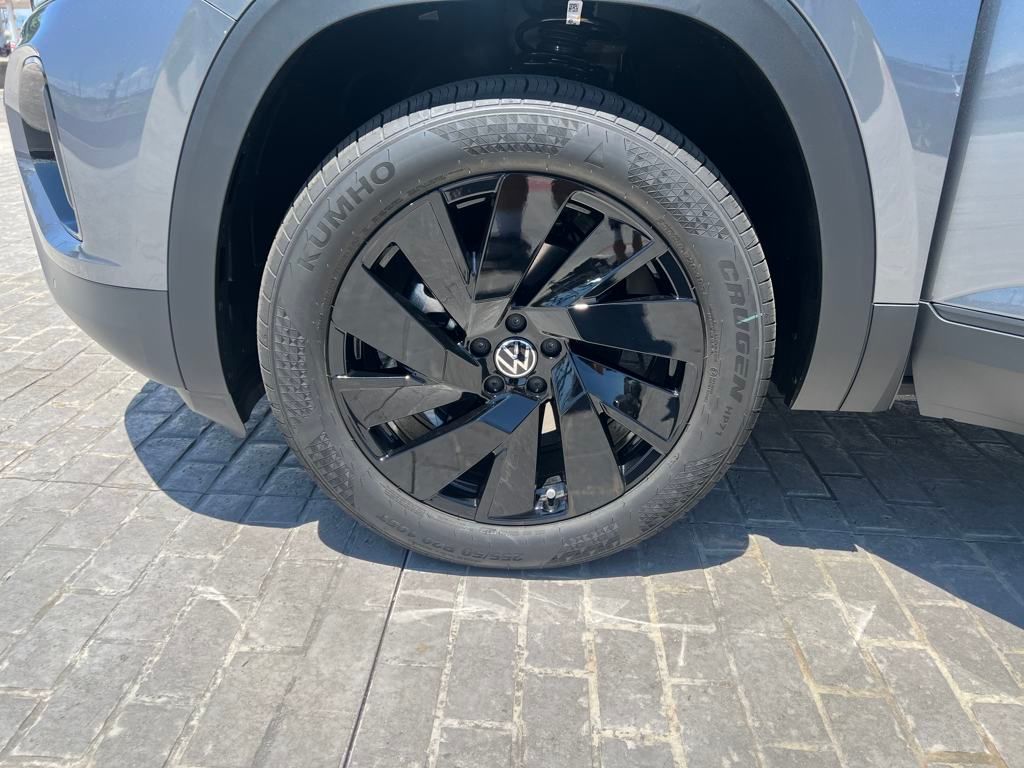 2025 Volkswagen Atlas Cross Sport SE Technology photo 22