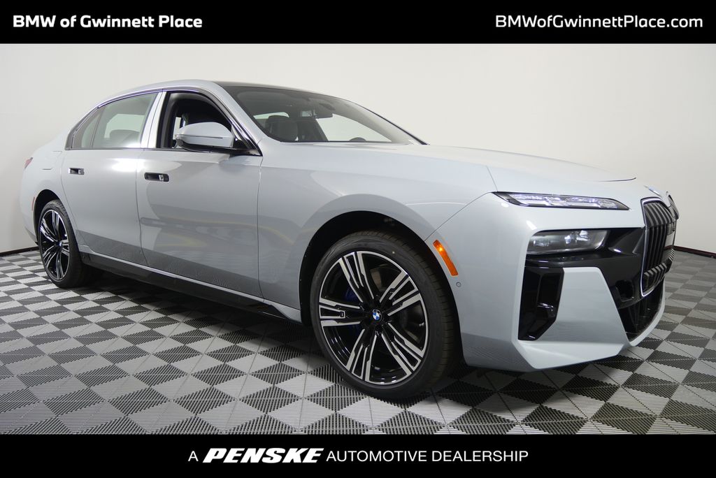 2025 BMW 7 Series 740i's photo