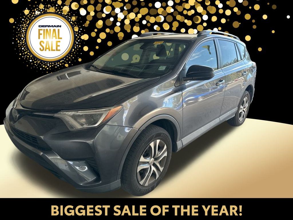 2018 Toyota RAV4 LE's photo