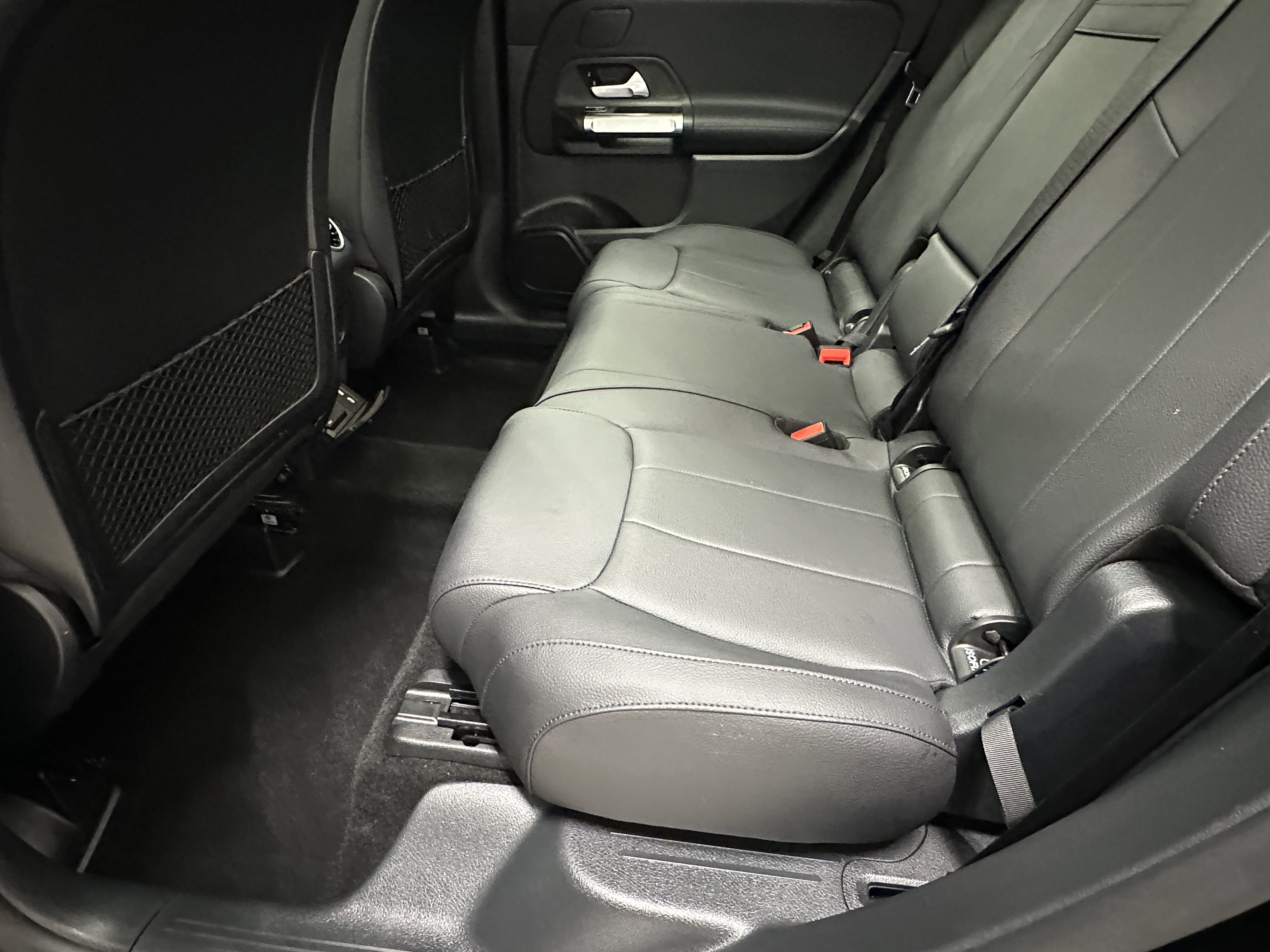 2024 Mercedes Benz GLB 250 photo 15