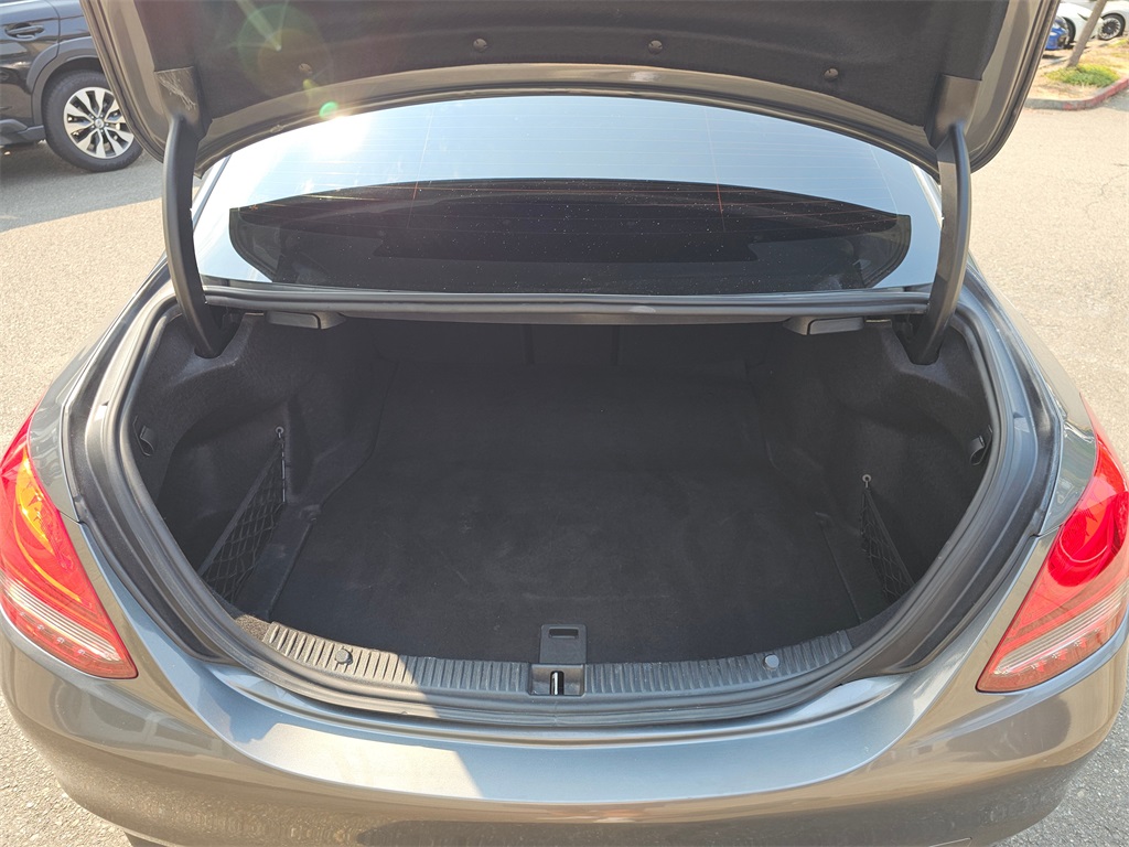 2018 Mercedes Benz C 300 photo 16