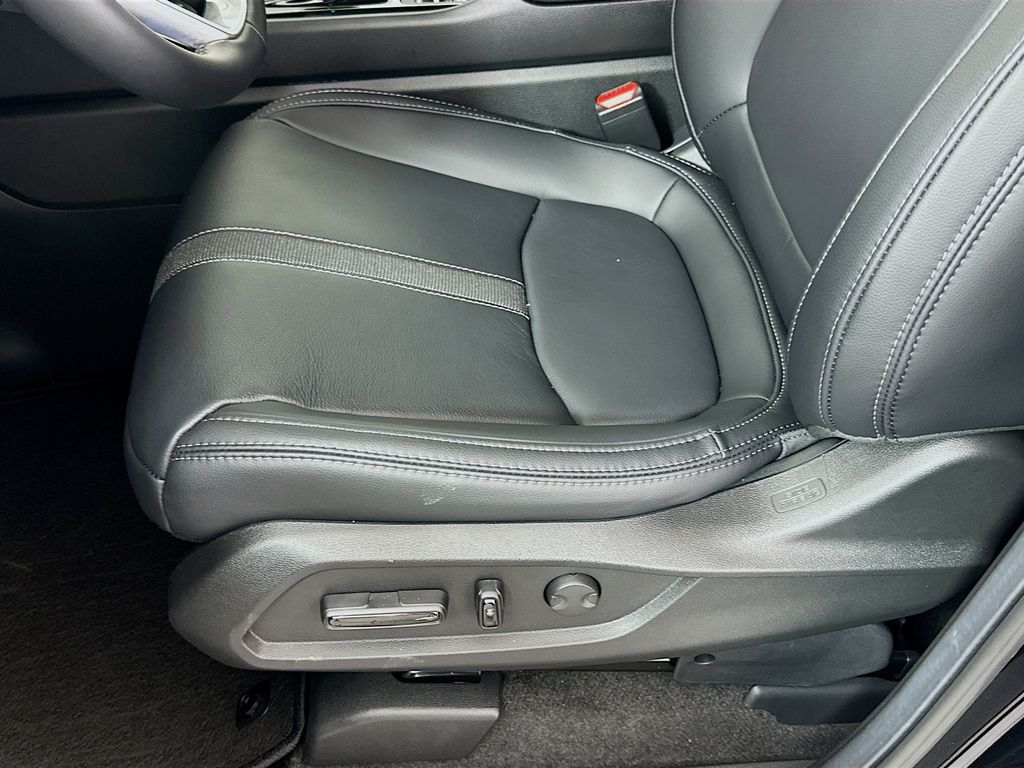 2025 Honda Pilot Touring photo 19