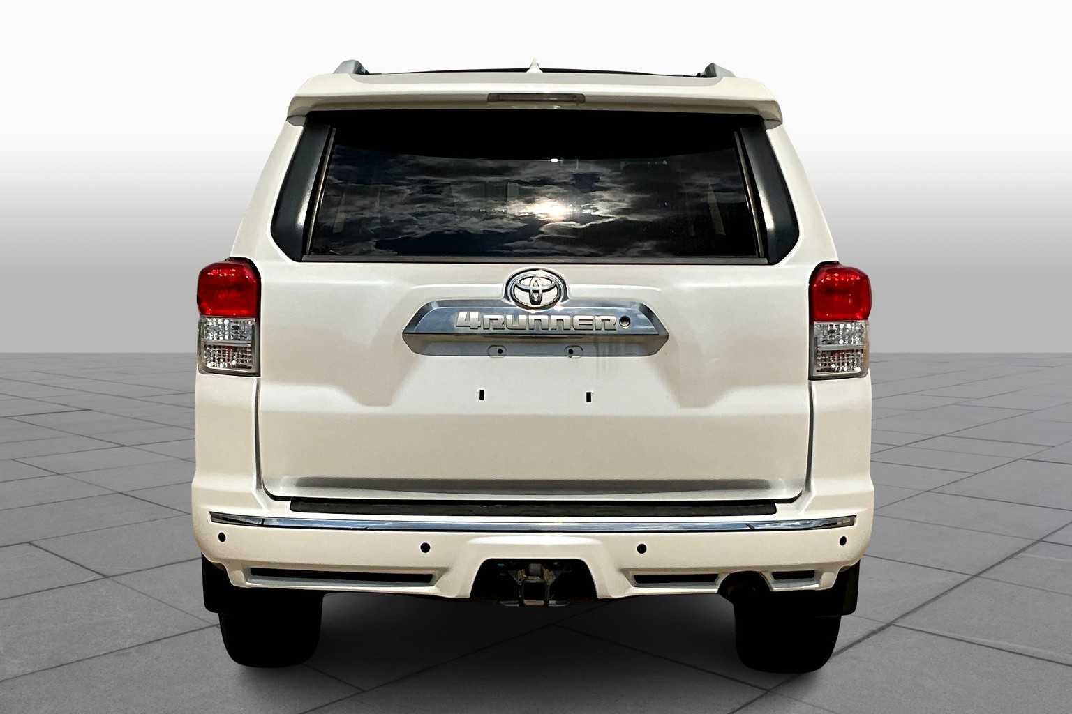 2012 Toyota 4Runner SR5 photo 4