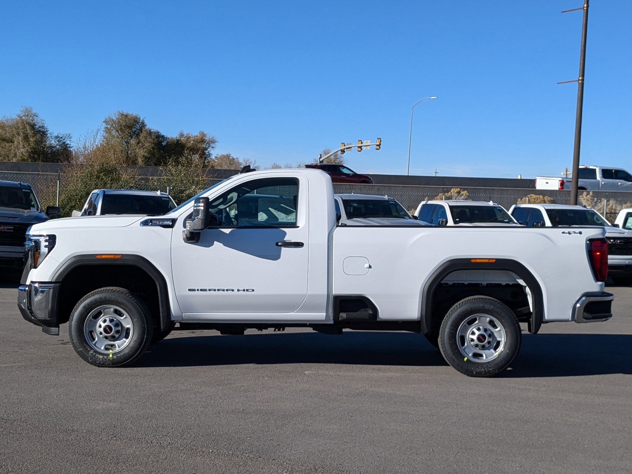 2025 Gmc Sierra 2500 HD Pro photo 2