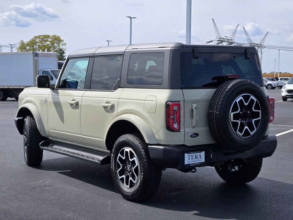 2025 Ford Bronco Outer Banks photo 13
