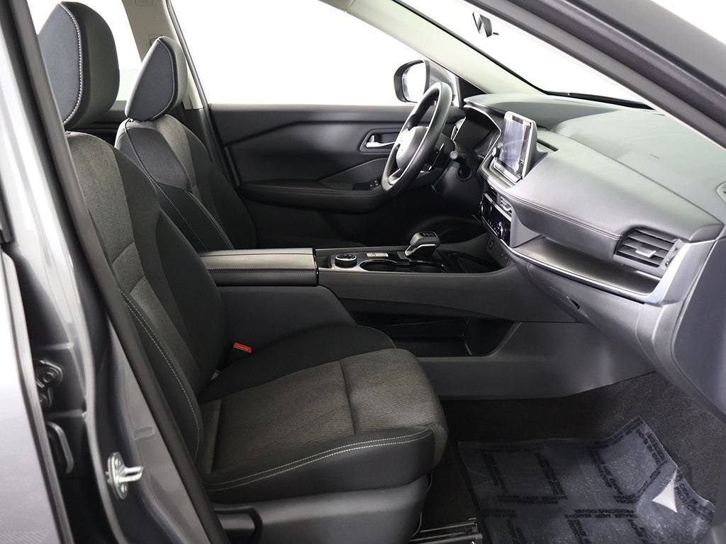 2024 Nissan Rogue SV photo 26