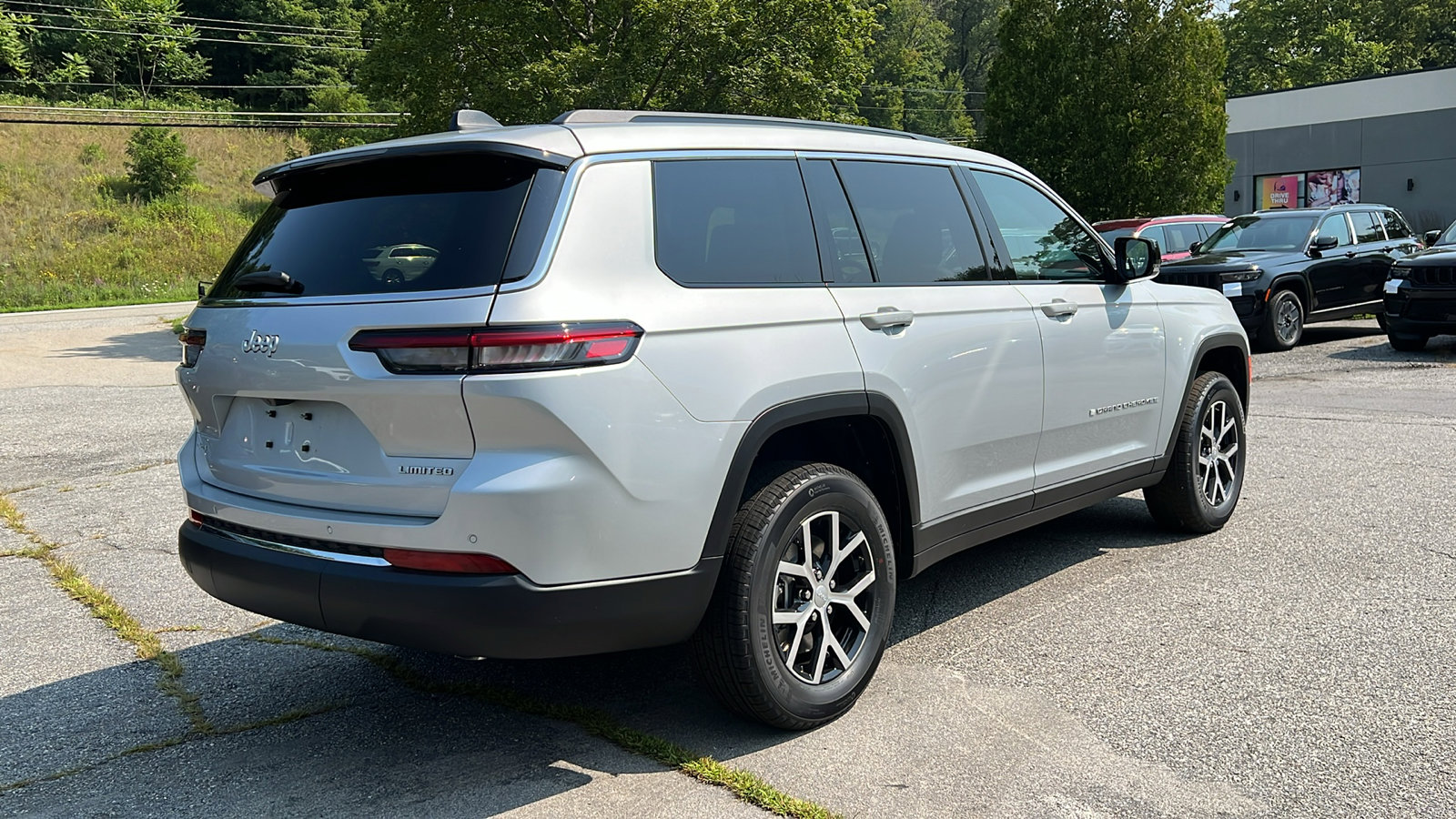 2025 Jeep Grand Cherokee Limited photo 4