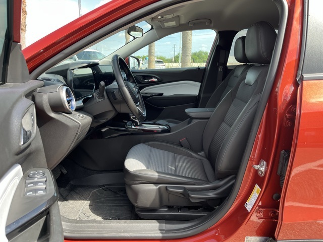 2024 Chevrolet Trax LT photo 28