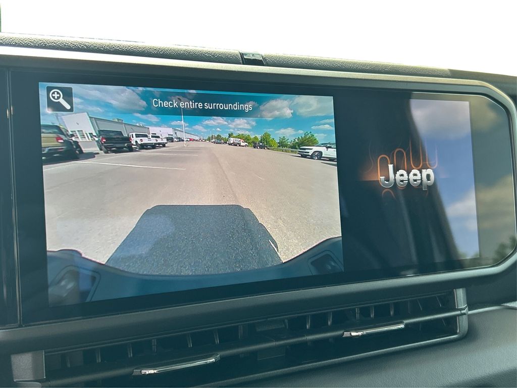 2025 Jeep Gladiator Sport photo 28