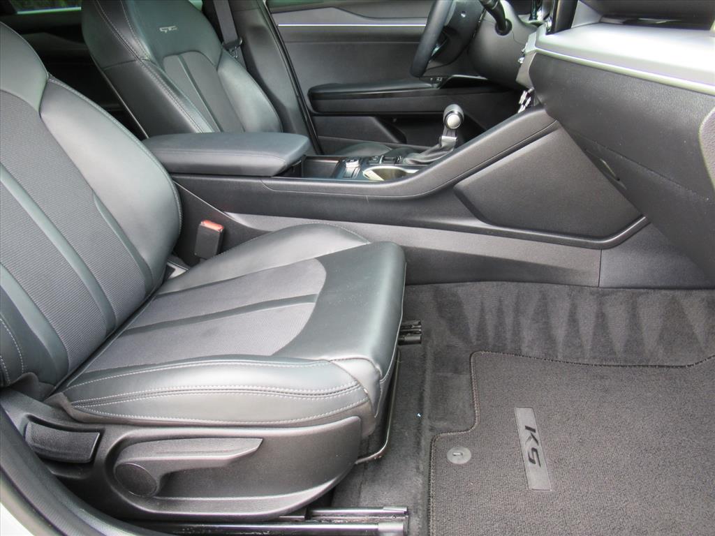 2022 Kia K5 GT-Line photo 10
