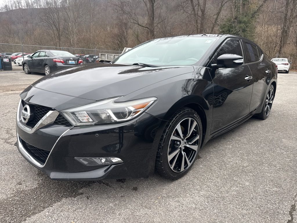 2018 Nissan Maxima SL's photo