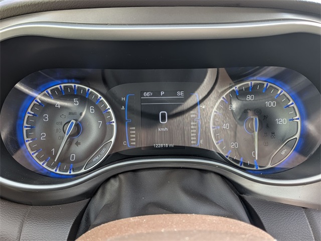 2017 Chrysler Pacifica Touring L photo 12