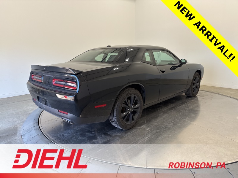 2022 Dodge Challenger SXT AWD photo 7