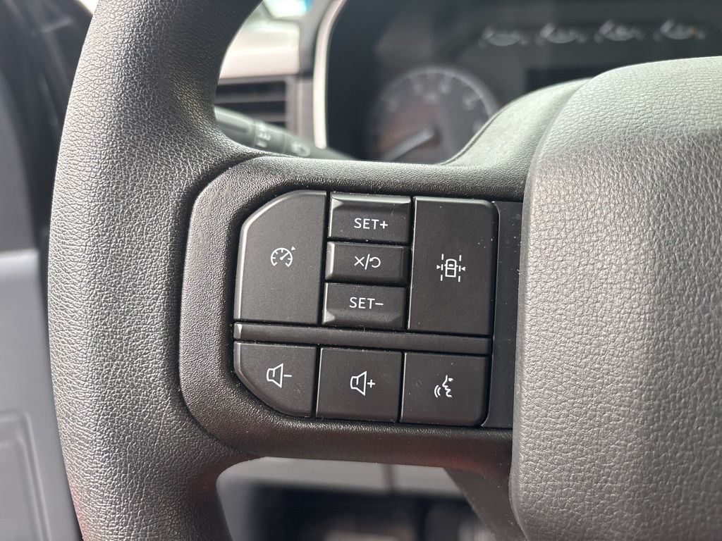 Used 2022 Black Ford XLT image 27