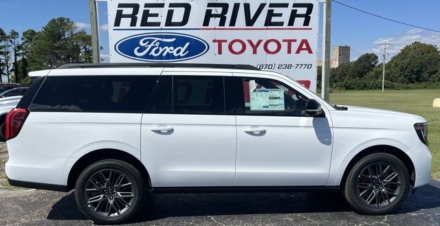 2025 Ford Expedition Platinum's photo