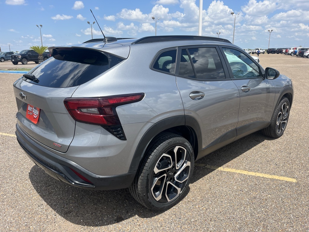 2024 Chevrolet Trax photo 7