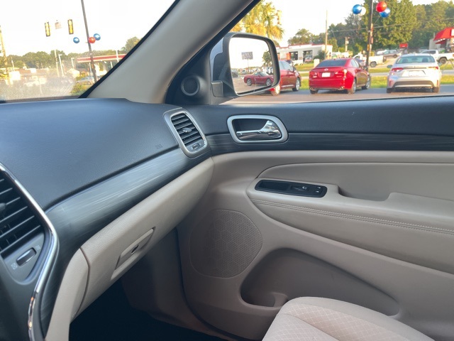 2021 Jeep Grand Cherokee Laredo E photo 28